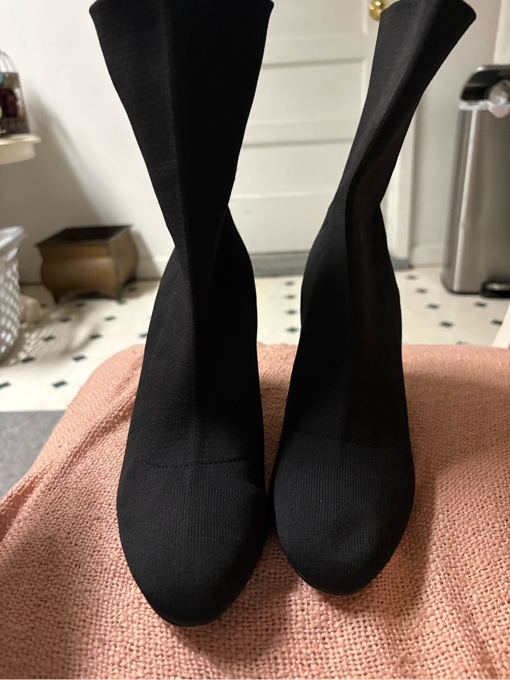 Badgley Mischka Jewel Black Sock Ankle Boot Slip-On Stretch Round Toe 8.5M